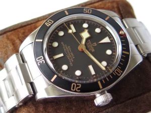 ZF帝舵碧湾系列M79030N – 0001腕表：复古经典的匠心复刻与入手推荐理由插图4
