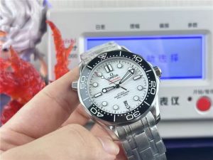 VS厂欧米茄海马300米熊猫色复刻表：细节与还原度的深度剖析插图