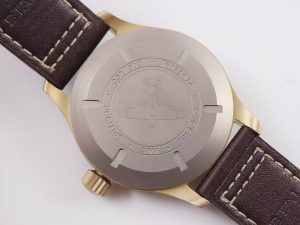 ZF工厂万国复刻表IWC喷火战机飞行员UTC世界标准时间腕表“MJ271”特别版细节解读插图7