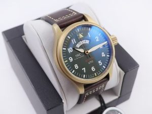 ZF工厂万国复刻表IWC喷火战机飞行员UTC世界标准时间腕表“MJ271”特别版细节解读插图2