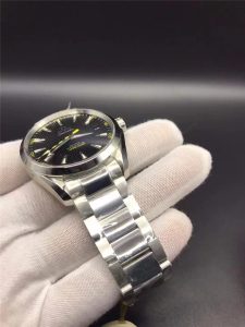 VS厂欧米茄海马150米大黄蜂：复刻表中的卓越之选插图7
