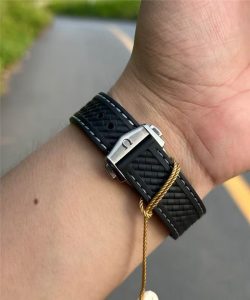 VS厂欧米茄海马150新款黑盘光面深度评测：品质与口碑的卓越呈现插图4
